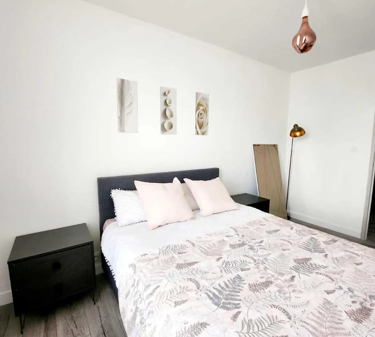 Le Rose De La Gare Apartment