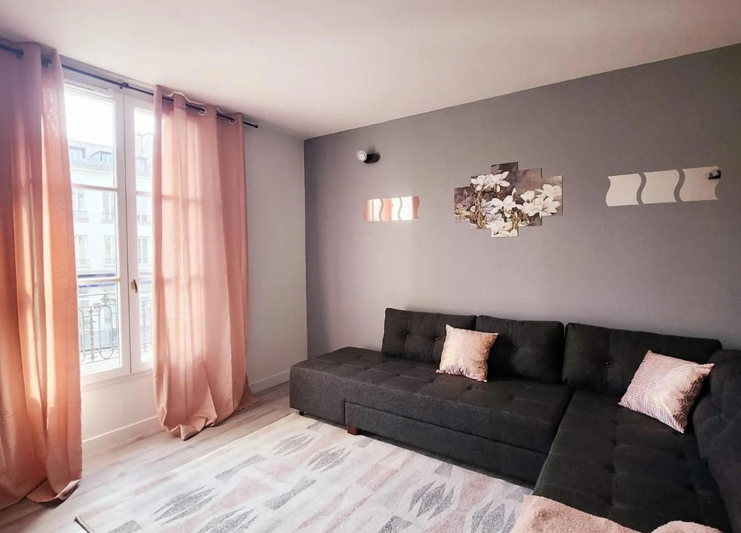 Le Rose De La Gare Apartment